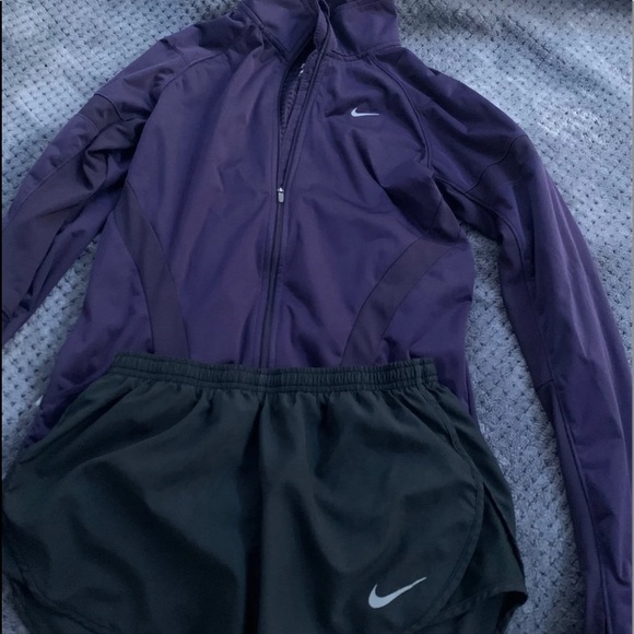 BUNDLE OF NIKE RUNNING JACKET AND SHORTS !!! - Picture 1 of 7